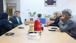 «تکریم شهدا و آسیب‌دیدگان تیم سلامت در جنگ»؛ دیدار رئیس دانشگاه علوم پزشکی تهران با مدیر پرستاری بیمارستان فارابی