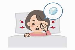 چرا باید قبل از خوابیدن لنز طبی یا زیبایی را از چشم خارج کرد