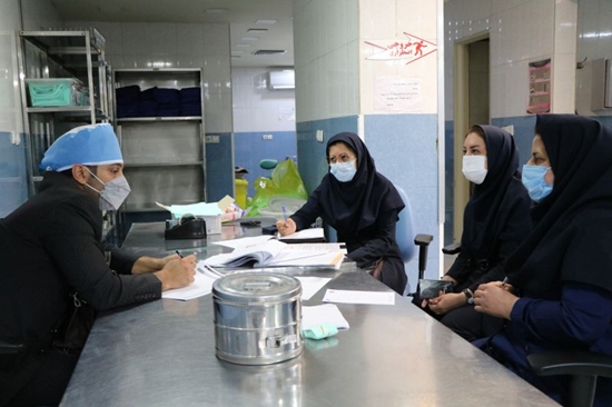 بازدید سرزده کارشناس مسئول کنترل عفونت معاونت درمان دانشگاه از CSSD بیمارستان فارابی 
