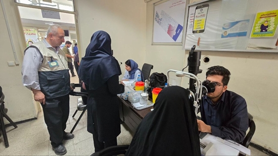 گروه جهادی شهدای سلامت بیمارستان فارابی؛ خدمت رسانی رایگان چشم‌پزشکی در چناران خراسان رضوی 
