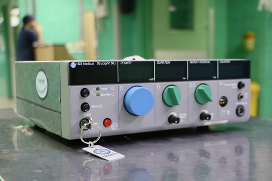 اهدای یک دستگاه لیزر شبکیه به بیمارستان فارابی 