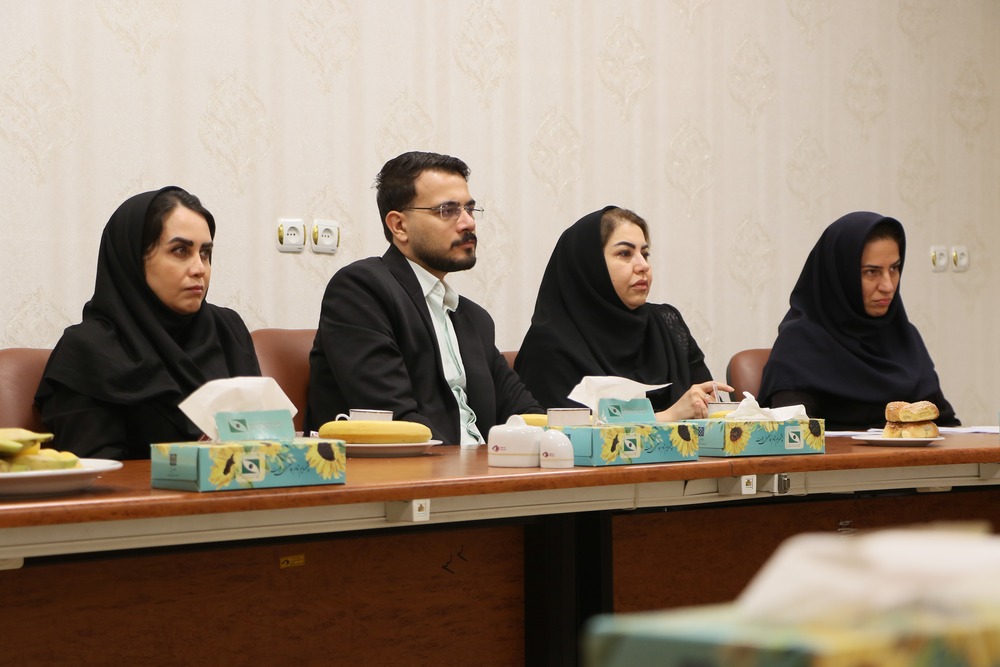 نشست مرکز تحقیقات چشم پزشکی ترجمانی و دانشکده فناوری های نوین